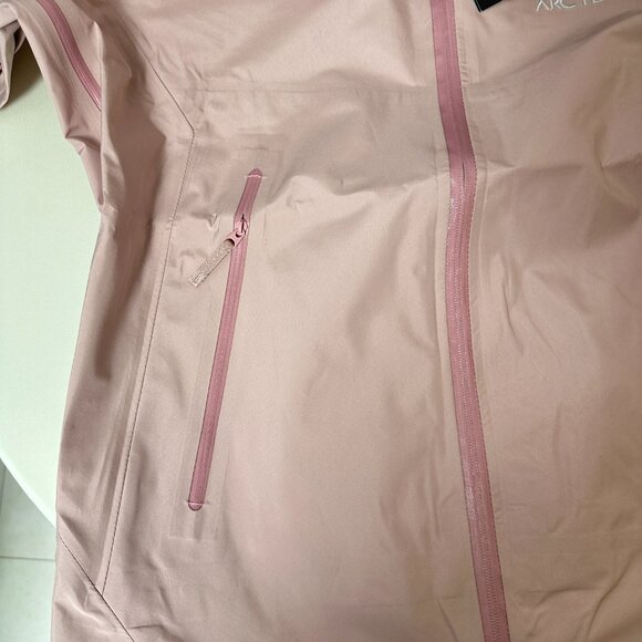 Arcteryx Beta Series Beta LT JacketHooded Hardshell Jacket, Size S - Picture 4 of 6